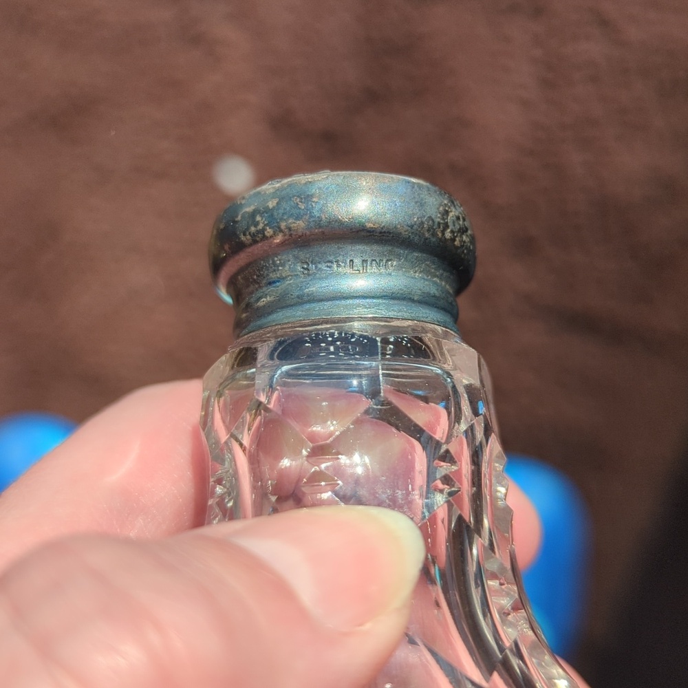 Victoriaian Cut Glass Shaker - Picture 6 of 8